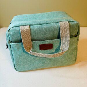 Insulated Lunch Bag with detachable shoulder strap Aqua Green front pocket